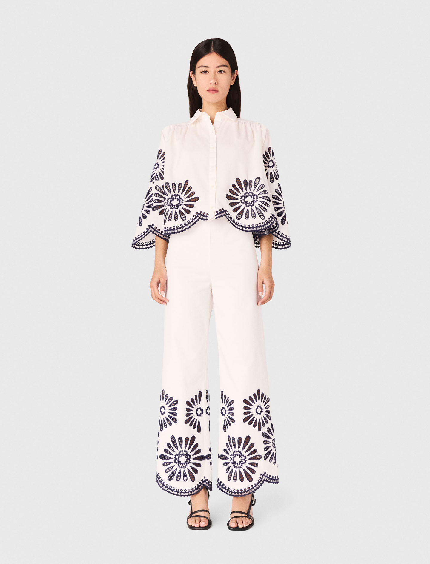 Quần dài crochet màu Trắng/Navy